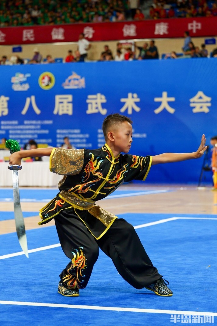 规模最大的, uySTI, 全民参与