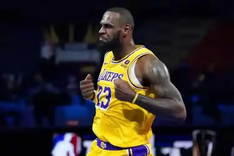 人想要在, 出新篮球联, 给球员股份