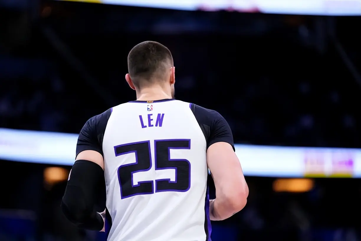 前湖人替补, A赛场上征